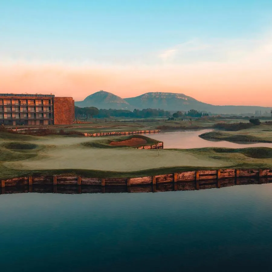 **** ホテル Emporda Golf Resort トレリャ・デ・モングリ スペイン
