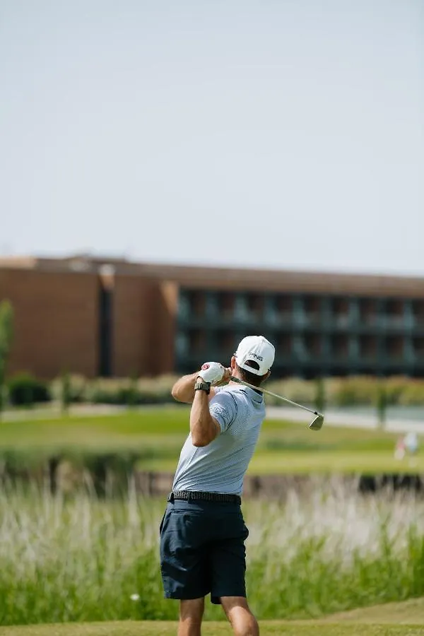 Emporda Golf Resort トレリャ・デ・モングリ 4*,  スペイン